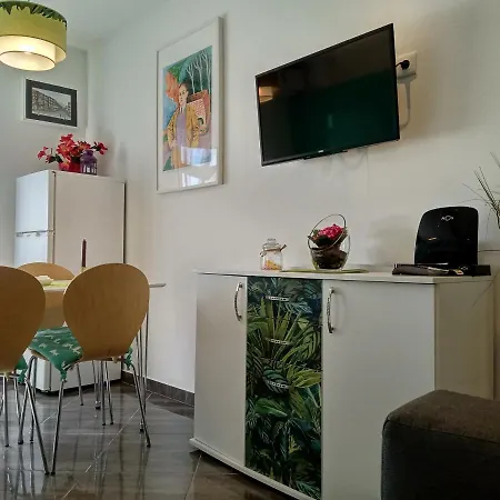 Little Wonder Apartment *